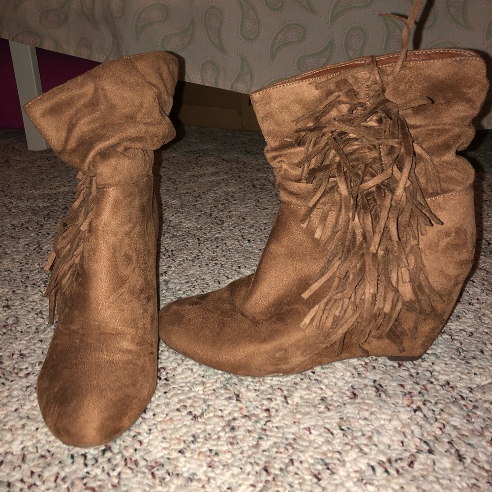 Brown suede fringe boots